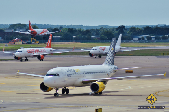 Airbus A320-214